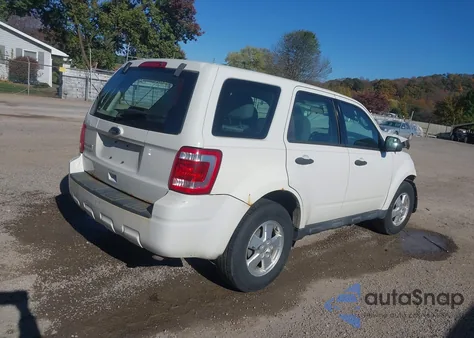 2012 Ford Escape Xls z USA, uszkodzony, nr VIN 1FMCU0C76CKA73355